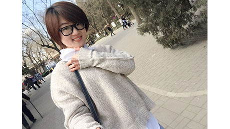 辛娟娟--中国农业大学  硕士
现任董事长秘书，，，，不是情形顺应自己，，，，而是自己要跟情形去磨合，，，，一味地诉苦只能障碍不前，，，，谢谢资源家人的陪同、勉励和支持，，，，永远爱你们呦！