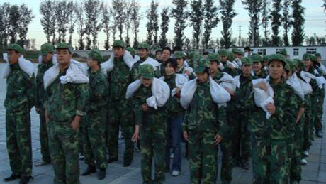 饲料动保板块在职员工军事化强化训练营，，时刻坚持高昂的斗志