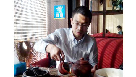 高川--湖南农大动物营养硕士
现任：饲料手艺司理，，，，进入资源各人庭，，，，获得许多先生的资助，，，，也越发清晰了自己的位置和偏向。。以前人生的种种履历，，，，在此时才发明它的价值。。