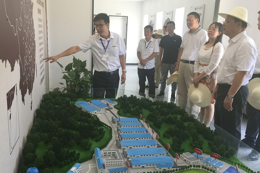 F:\2015-2018年OA文件 电视机媒体播放图设计\2018-OA文件 电视机媒体播放图设计\2018.07.31-中央党校副校长王东京考察调研北京资源JDB电子集团\02.jpg