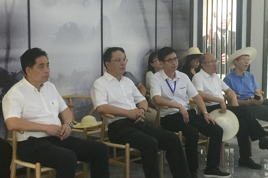 F:\2015-2018年OA文件 电视机媒体播放图设计\2018-OA文件 电视机媒体播放图设计\2018.07.31-中央党校副校长王东京考察调研北京资源JDB电子集团\04.JPG